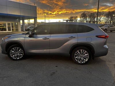 2024 Toyota Highlander LE