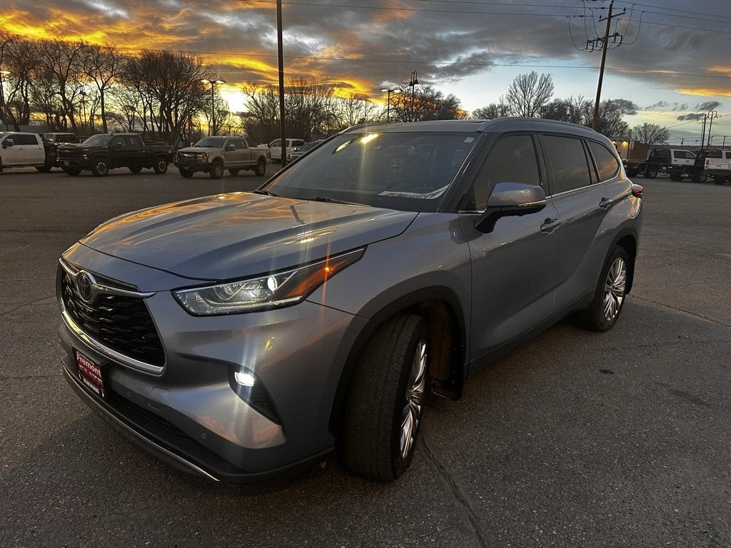 2024 Toyota Highlander LE