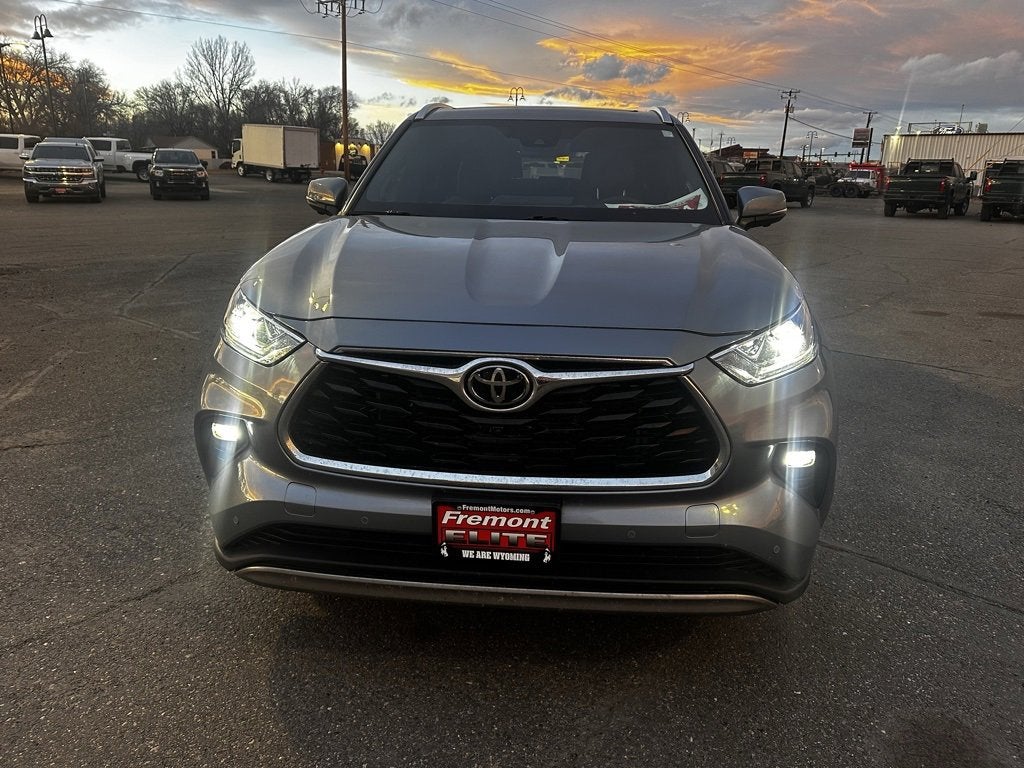 2024 Toyota Highlander LE
