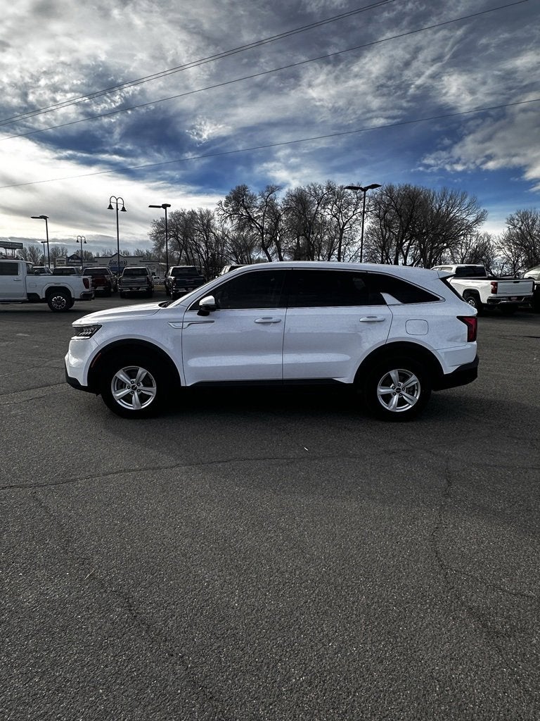 2022 Kia Sorento LX