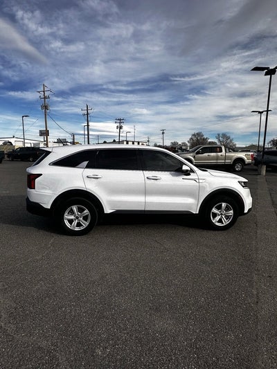 2022 Kia Sorento LX