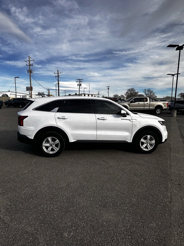 2022 Kia Sorento LX