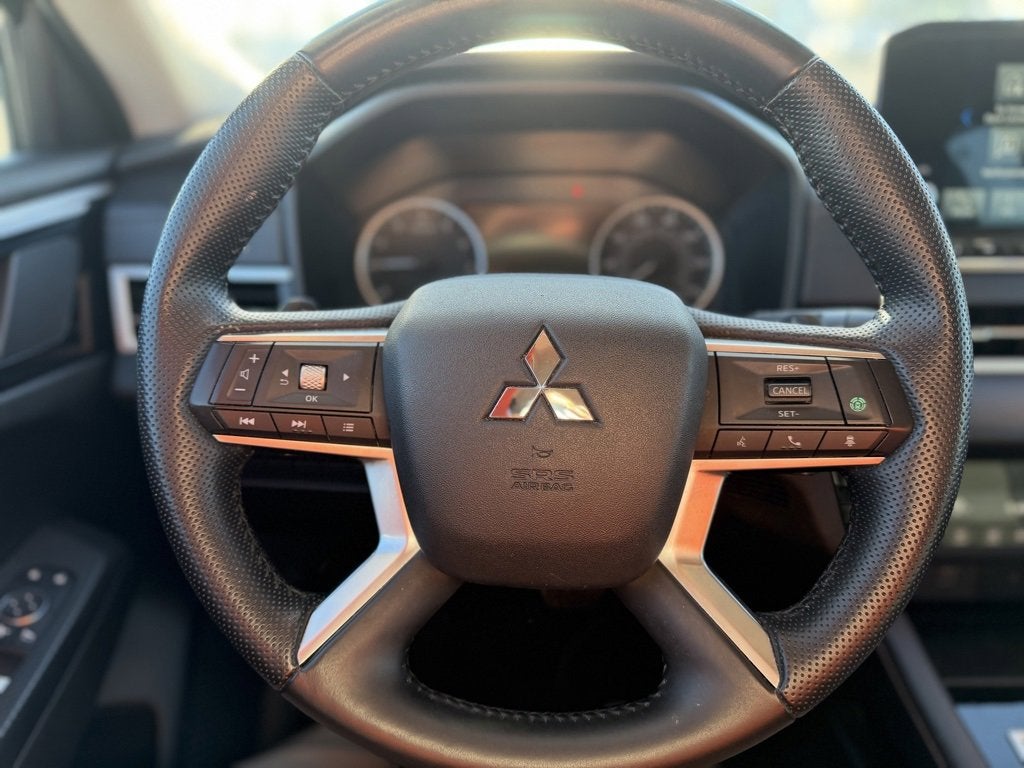 2024 Mitsubishi Outlander SE