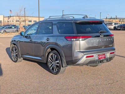 2023 Nissan Pathfinder Platinum