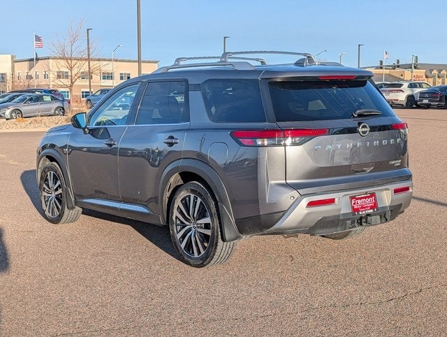 2023 Nissan Pathfinder Platinum