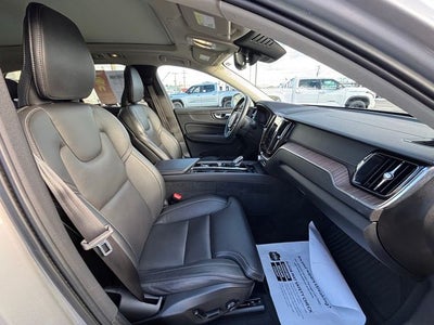 2023 Volvo XC60 Recharge Plug-In Hybrid Ultimate