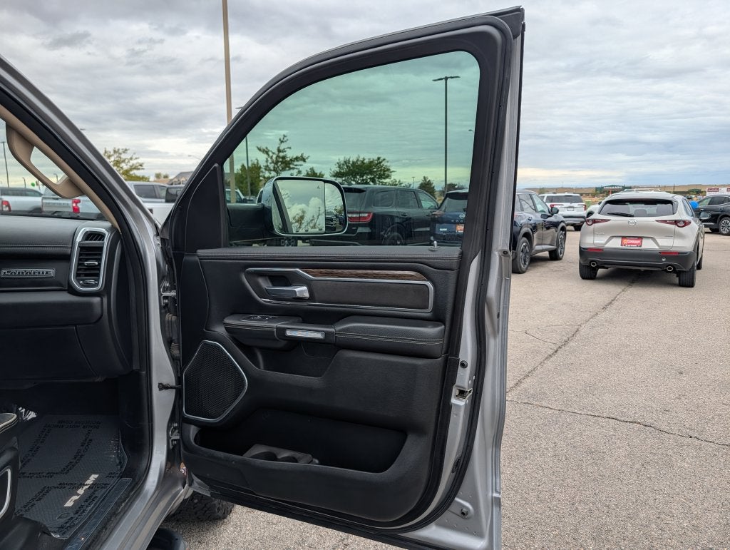 2019 RAM 1500 Laie Crew Cab 4x4 5'7' Box
