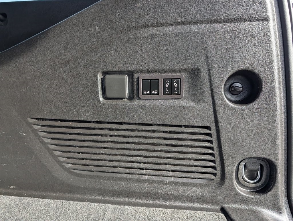 2023 GMC Yukon XL AT4