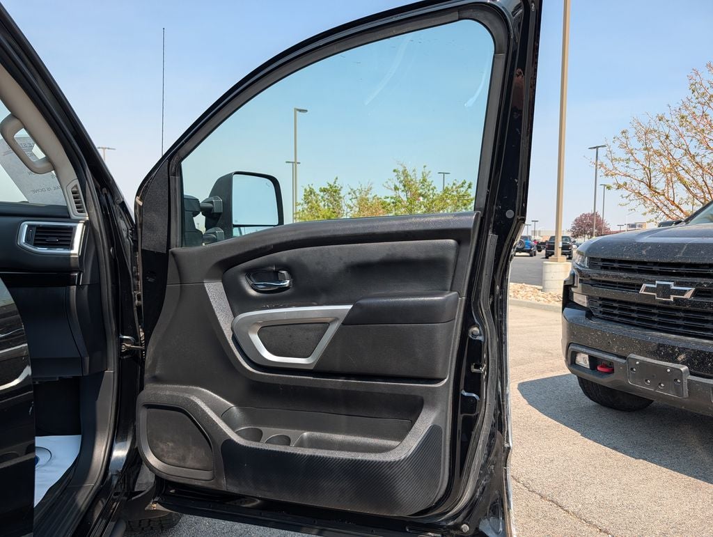 2021 Nissan Titan SV