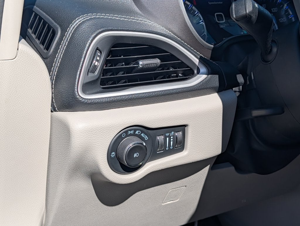 2024 Chrysler Pacifica Touring L AWD