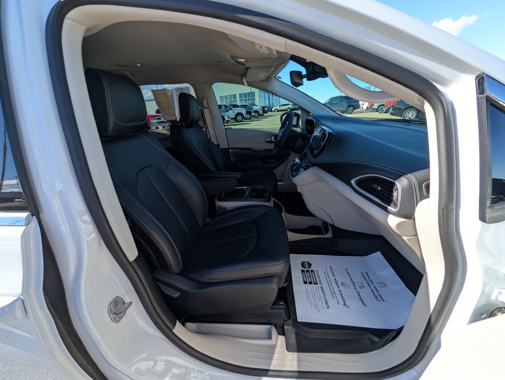 2024 Chrysler Pacifica Touring L AWD