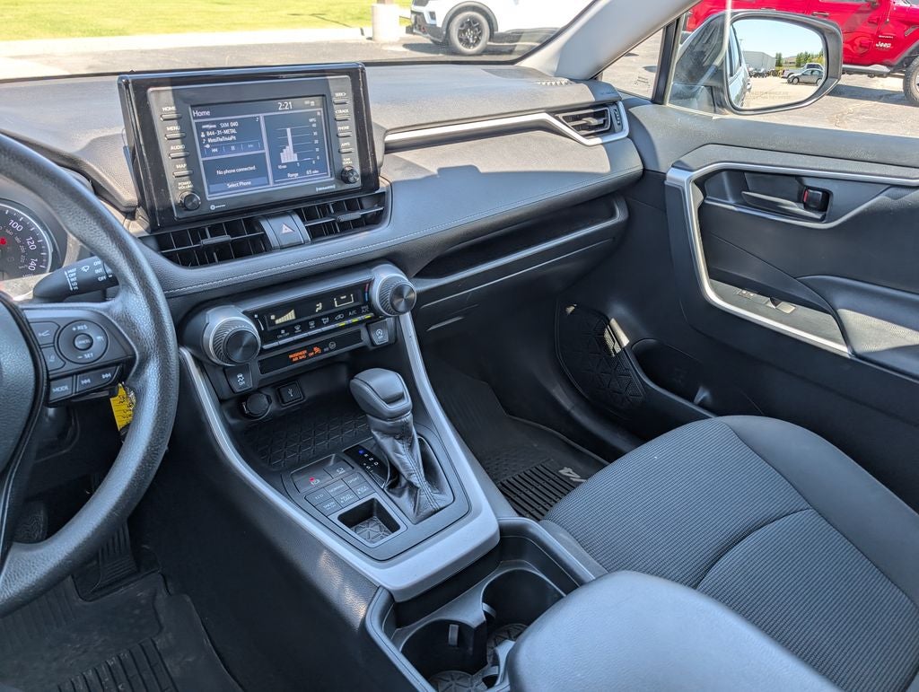 2020 Toyota RAV4 LE