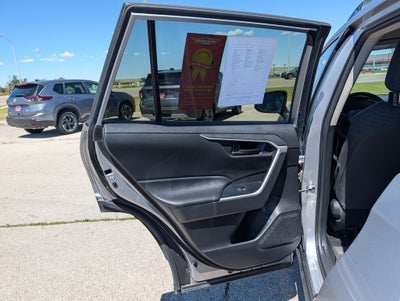 2020 Toyota RAV4 LE