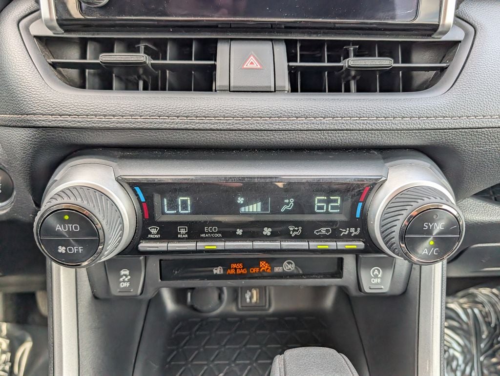 2025 Toyota RAV4 XLE AWD