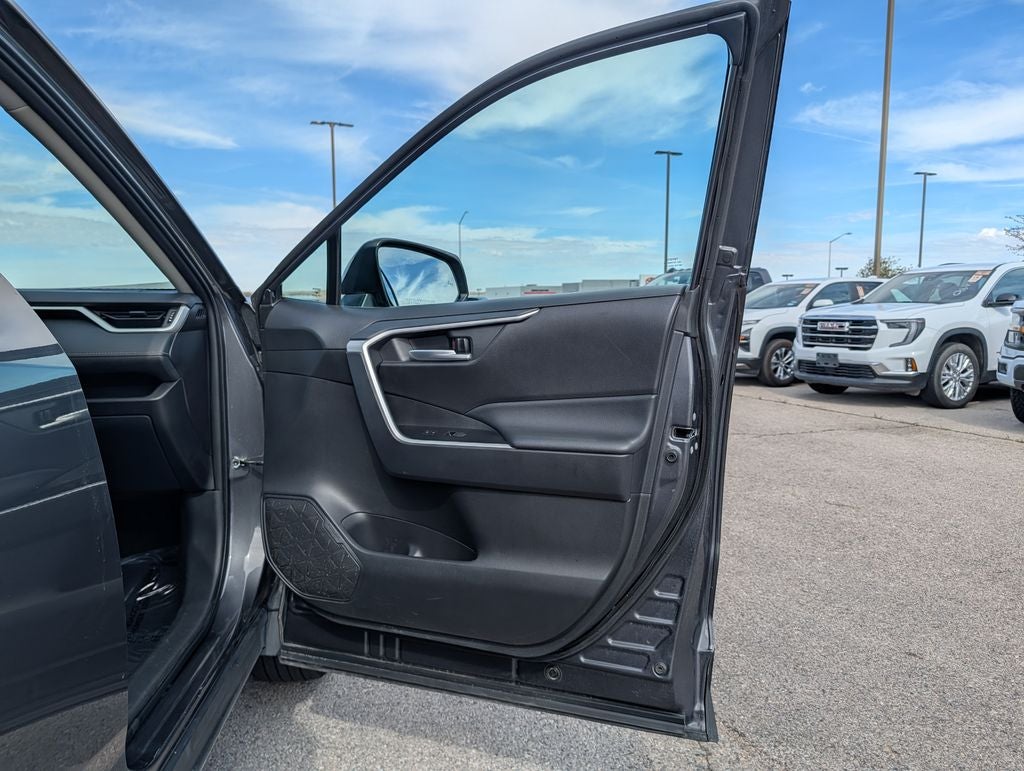 2025 Toyota RAV4 XLE AWD