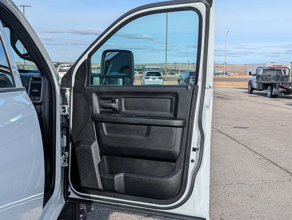 2024 RAM 3500 Tradesman Dually 4x4