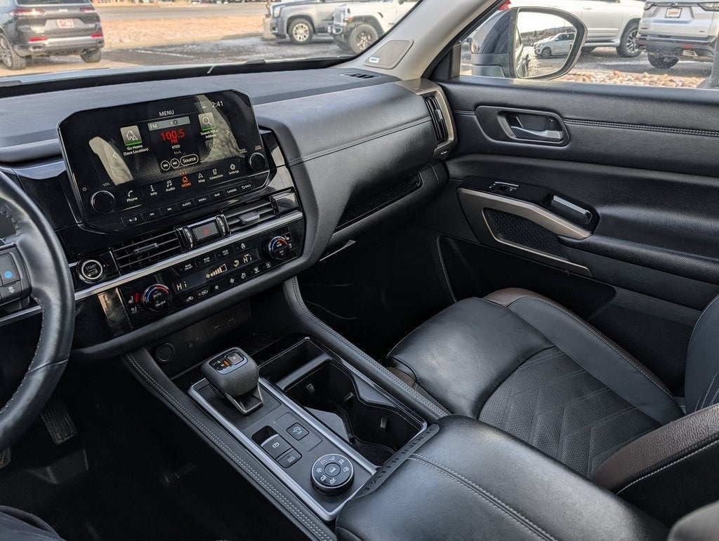 2024 Nissan Pathfinder Platinum