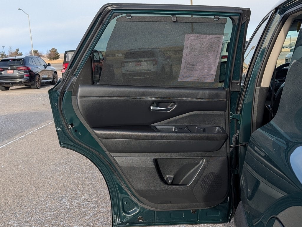 2024 Nissan Pathfinder Platinum