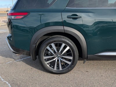 2024 Nissan Pathfinder Platinum