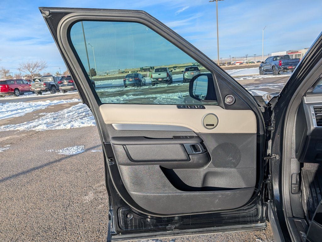 2023 Land Rover Discovery S R-Dynamic