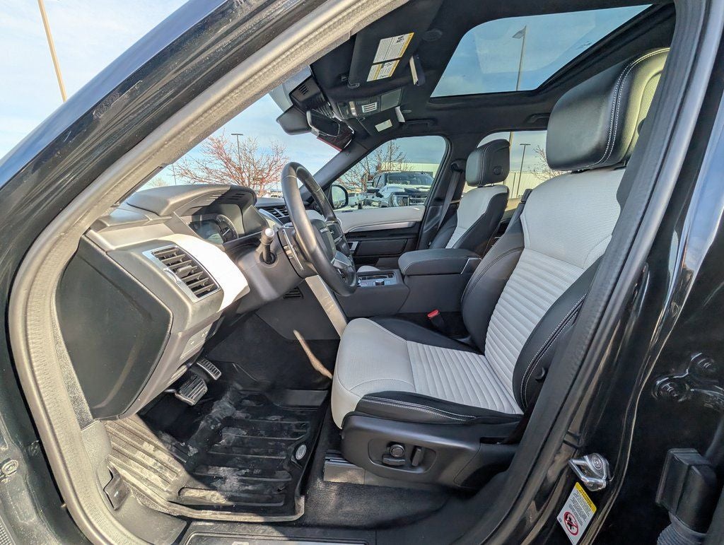 2023 Land Rover Discovery S R-Dynamic