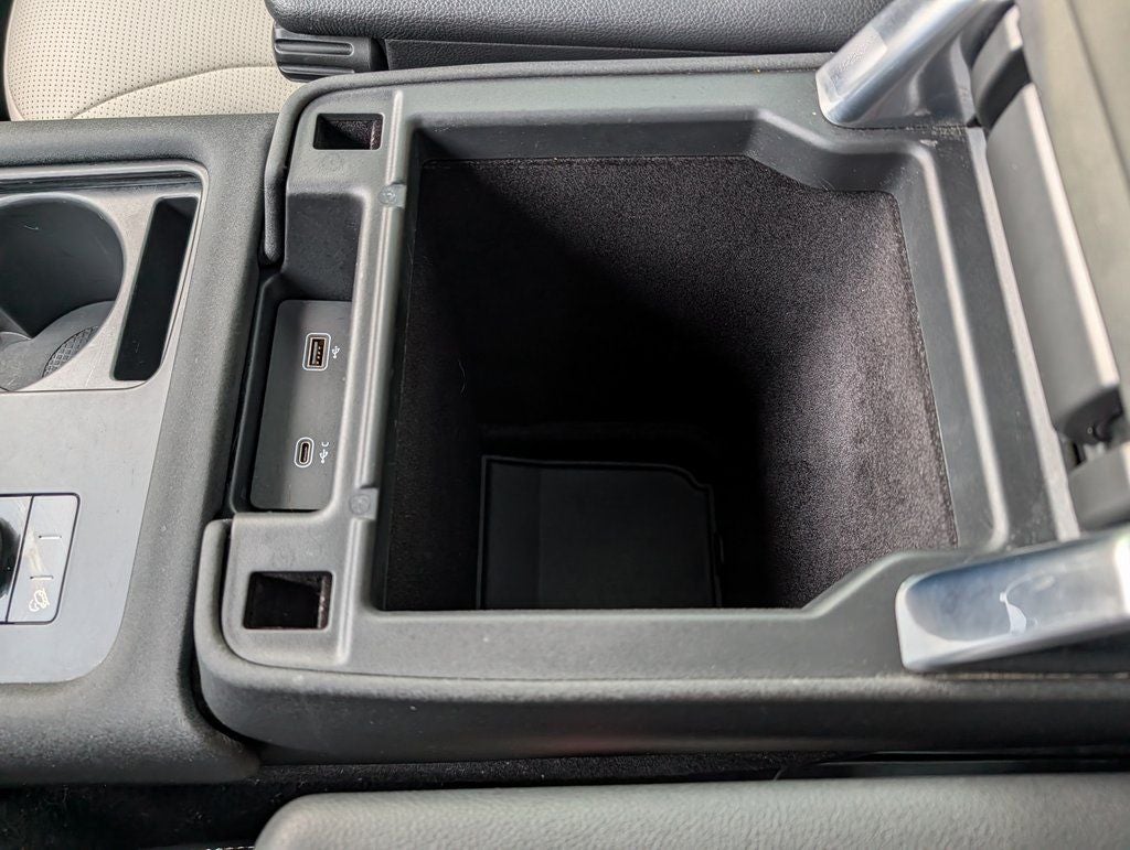 2023 Land Rover Discovery S R-Dynamic