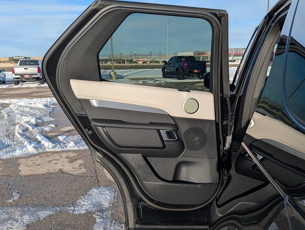 2023 Land Rover Discovery S R-Dynamic