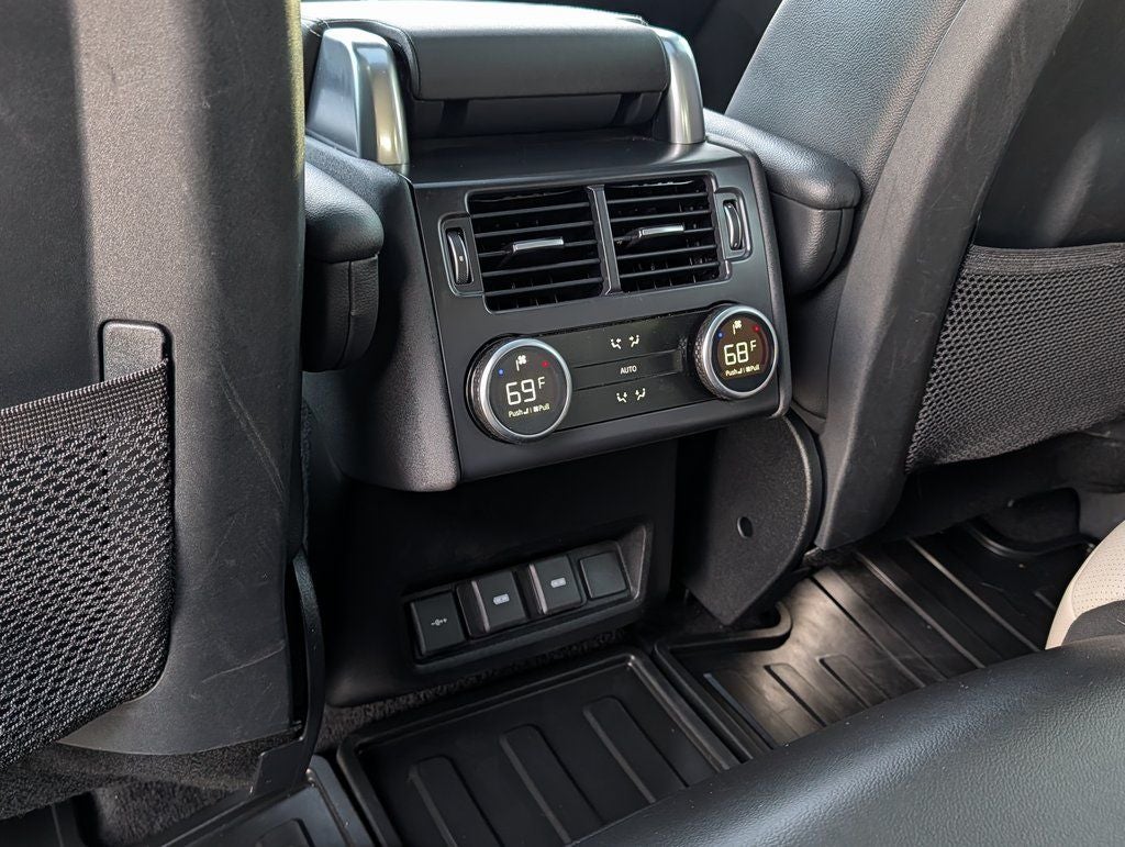 2023 Land Rover Discovery S R-Dynamic