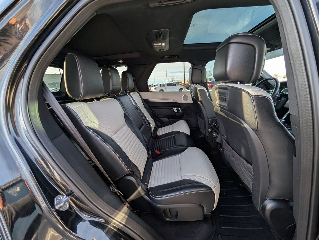 2023 Land Rover Discovery S R-Dynamic