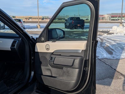 2023 Land Rover Discovery S R-Dynamic