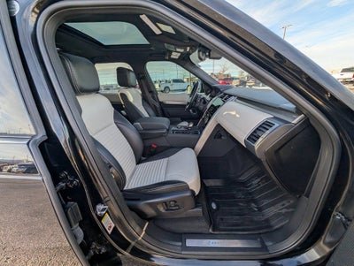 2023 Land Rover Discovery S R-Dynamic