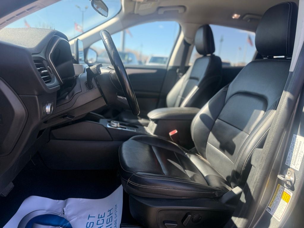 2022 Ford Escape SEL