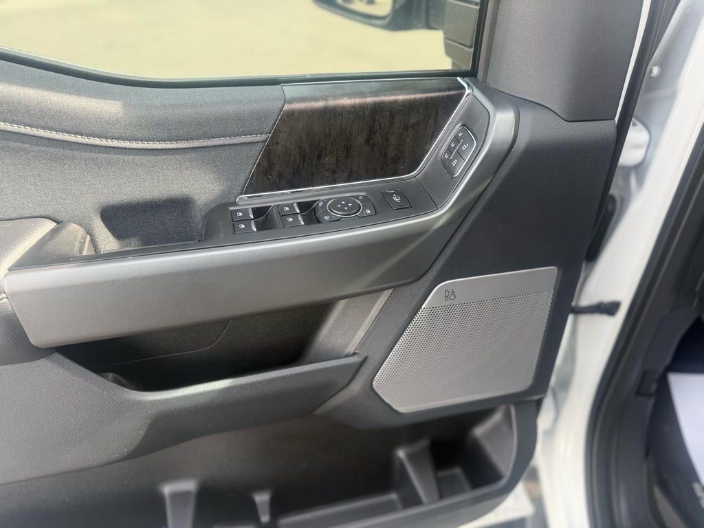 2025 Ford F-350SD Lariat DRW