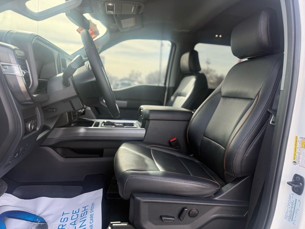 2025 Ford F-350SD Lariat DRW