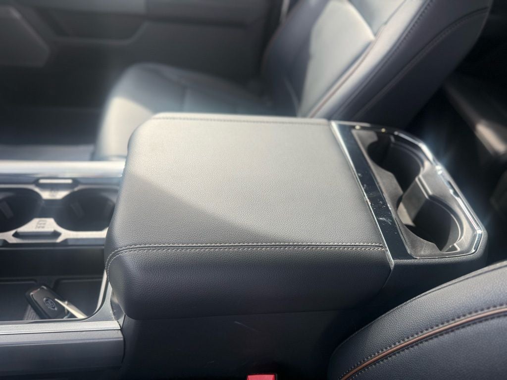 2025 Ford F-350SD Lariat DRW