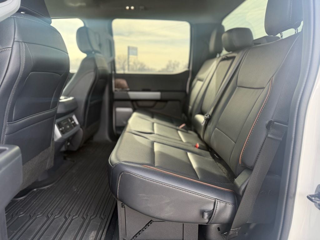 2025 Ford F-350SD Lariat DRW