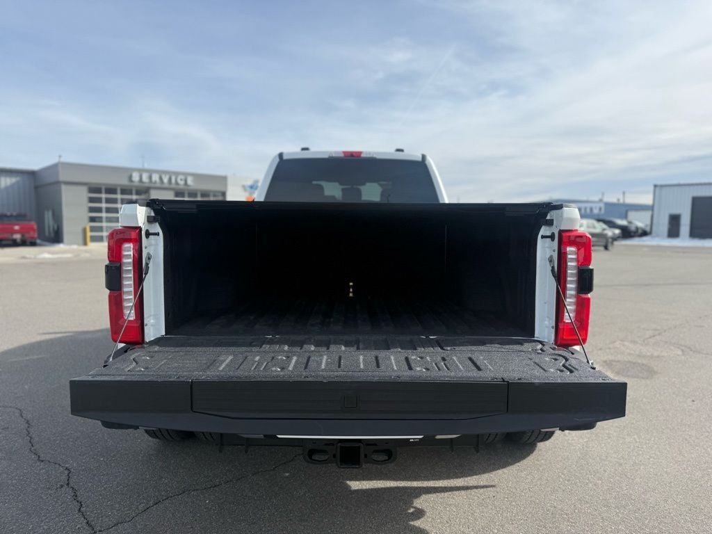 2025 Ford F-350SD Lariat DRW