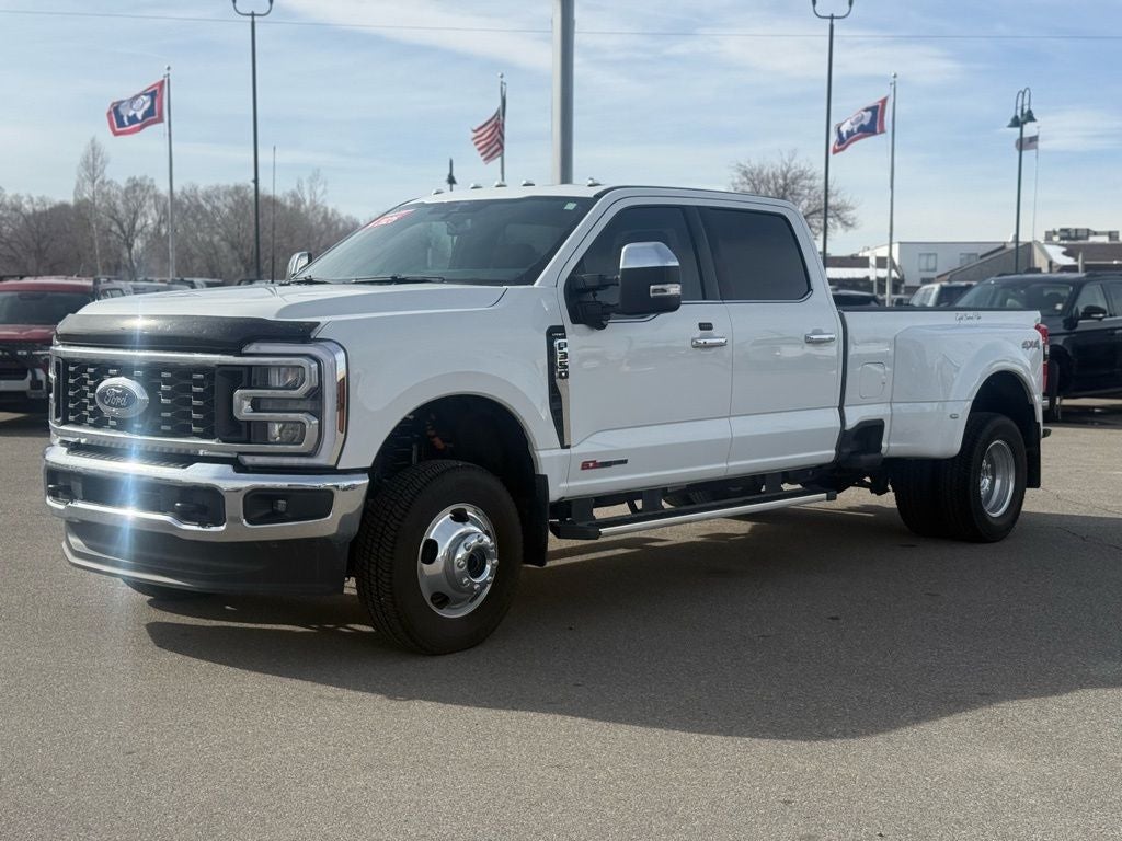2025 Ford F-350SD Lariat DRW
