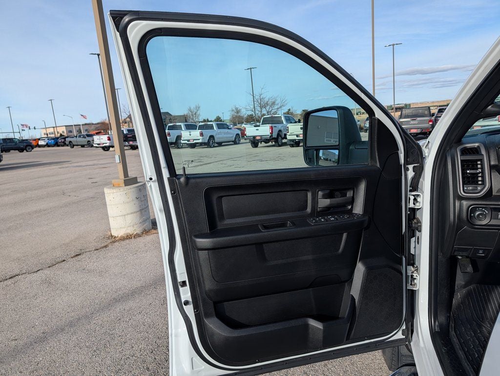 2024 RAM 3500 Tradesman Dually 4x4