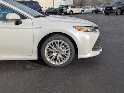 2020 Toyota Camry Hybrid XLE