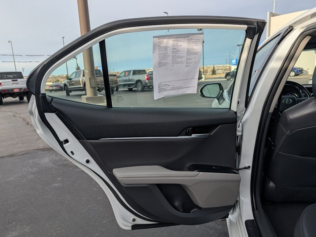 2020 Toyota Camry Hybrid XLE