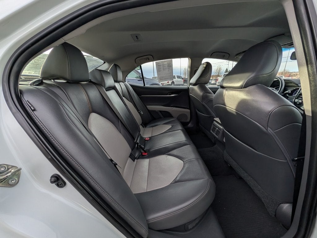 2020 Toyota Camry Hybrid XLE