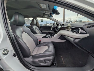 2020 Toyota Camry Hybrid XLE