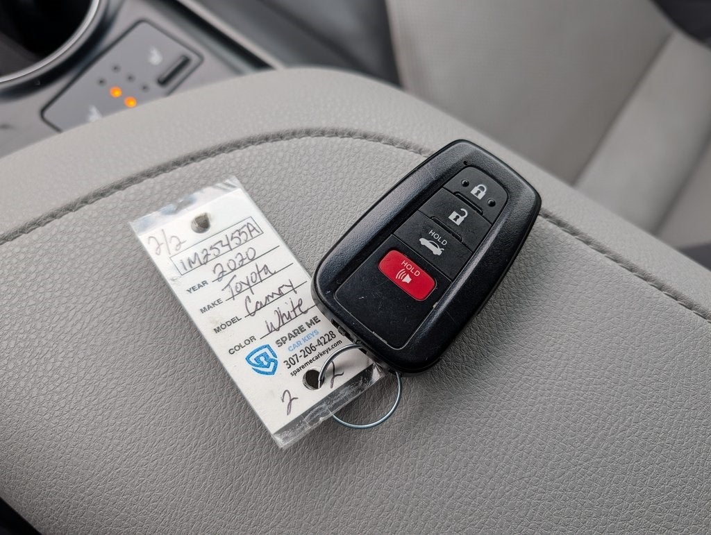 2020 Toyota Camry Hybrid XLE