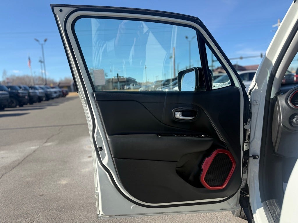 2023 Jeep Renegade Trailhawk