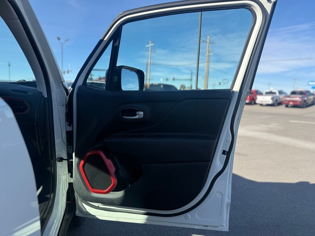 2023 Jeep Renegade Trailhawk