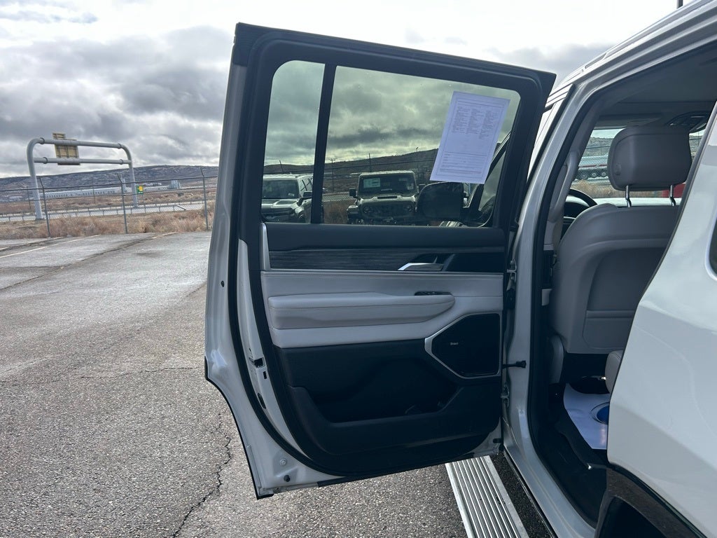 2022 Jeep Wagoneer Series III