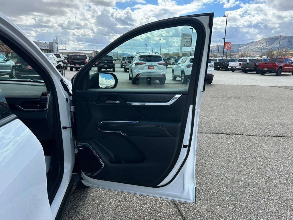 2024 GMC Acadia Elevation