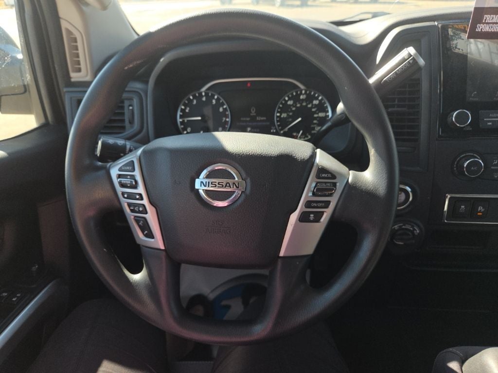 2022 Nissan Titan SV 4x4