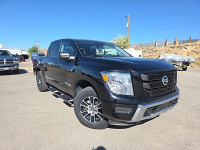 2022 Nissan Titan SV 4x4